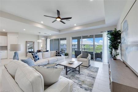 273 Indies DR E