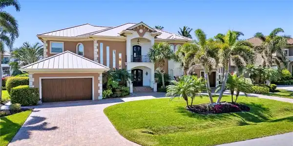 798 Cypress Lake CIR