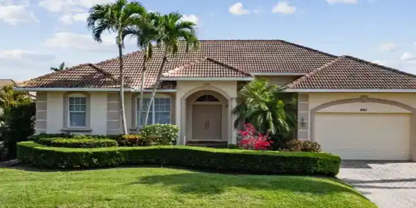 1641 Villa CT