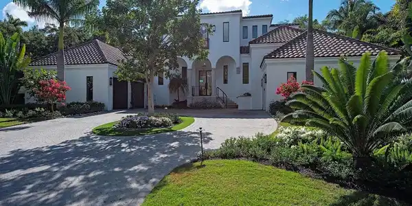 2375 Lantern LN
