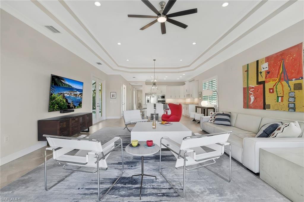 Image 2: Open Plan is ready for Entertaining