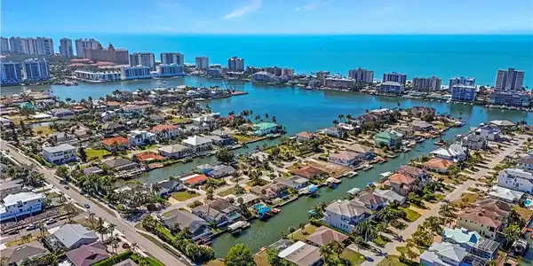 498 Trade Winds AVE