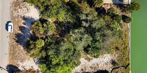 Image 4: Drone / aerial view