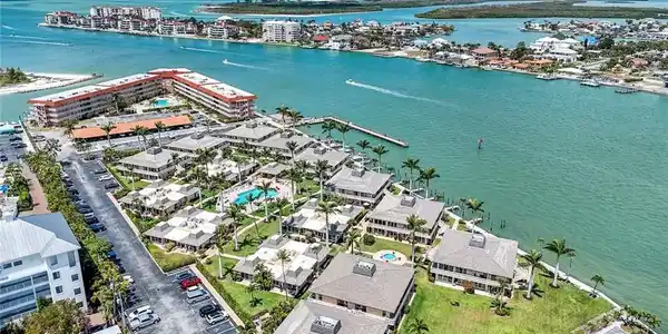 1215 Edington PL