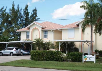 925 SW 47th TER