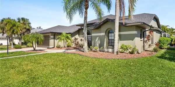 1048 Harbour Drake DR