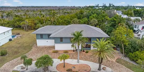 1379 Albatross RD