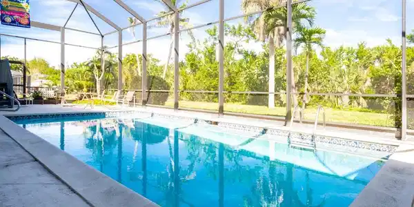 Image 3: Large Pool