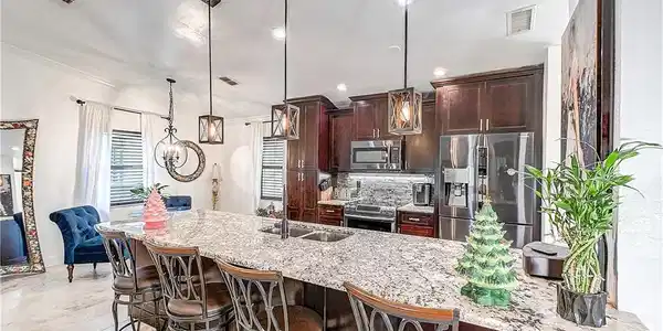 4266 Island CIR