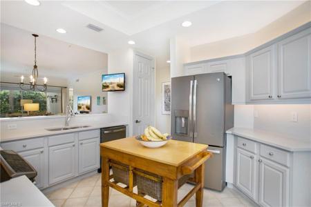 4800 Yacht Harbor DR