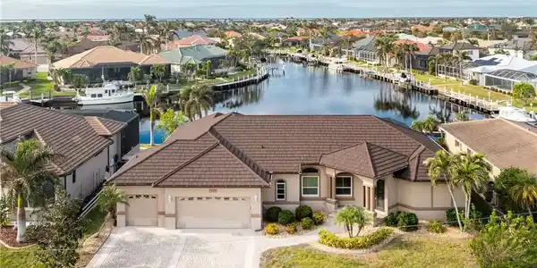 3911 Crooked Island DR