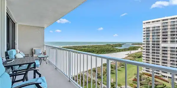 260 Seaview CT