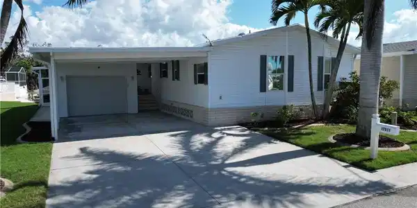 17511 Canal Cove CT