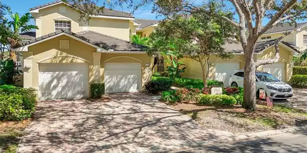 3460 Pointe Creek CT