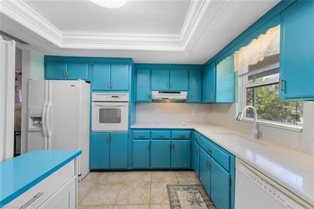 402 SE 42nd TER