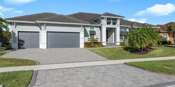 233 Meadowlark CT