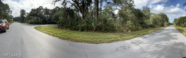 Image 2: Corner View of Lot
