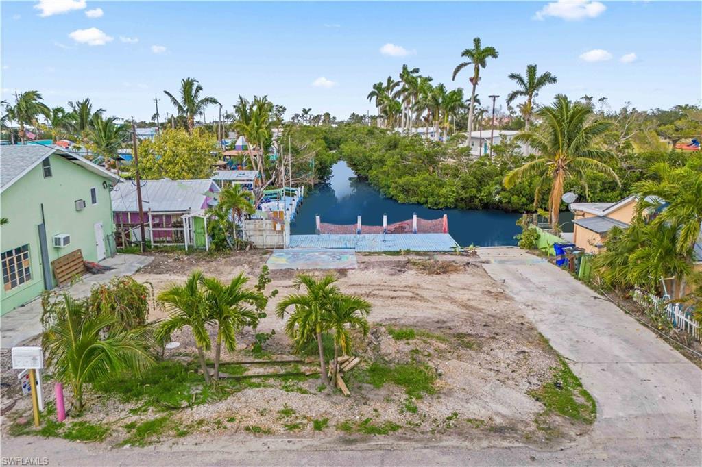 Image 3: Within a vibrant community filled with wildlife, local charm, and convenient access to shops, galleries, and dining options.