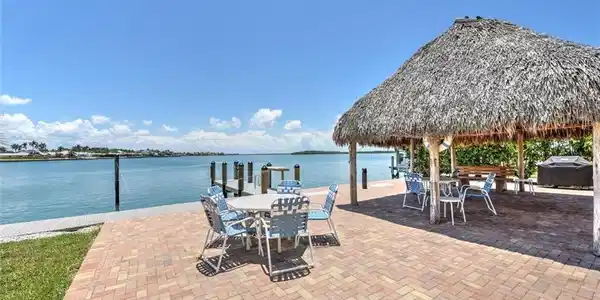 929 Collier CT