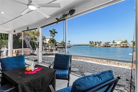 121 JAMAICA DR