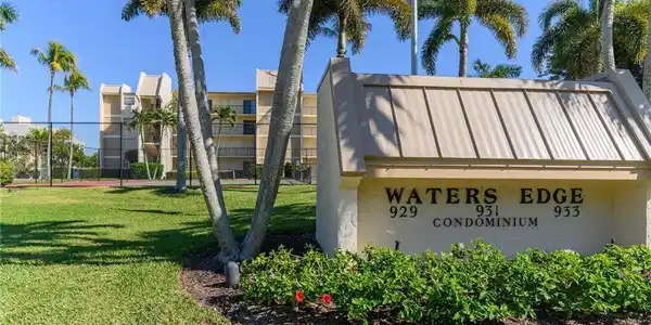 929 Collier CT