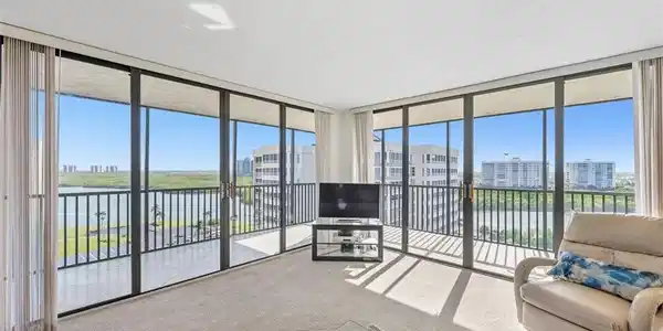 11 Bluebill AVE