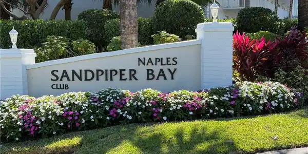 3032 Sandpiper Bay CIR