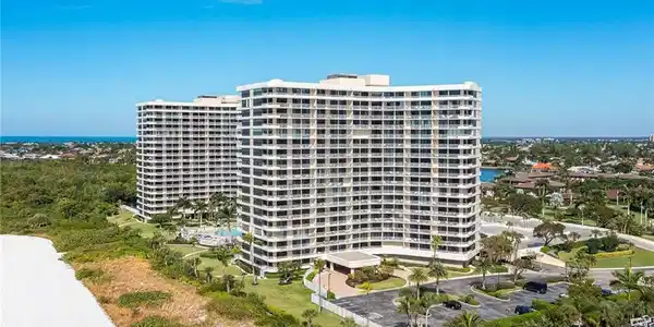 380 Seaview CT