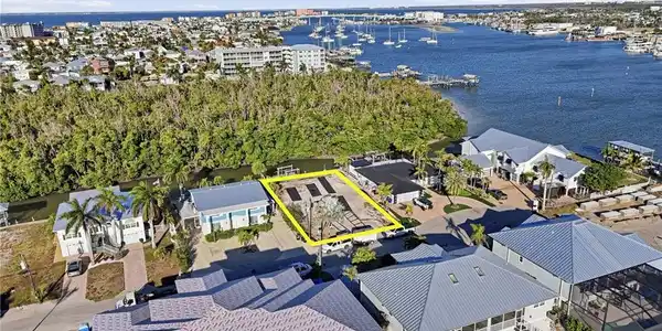 265 Tropical Shores WAY