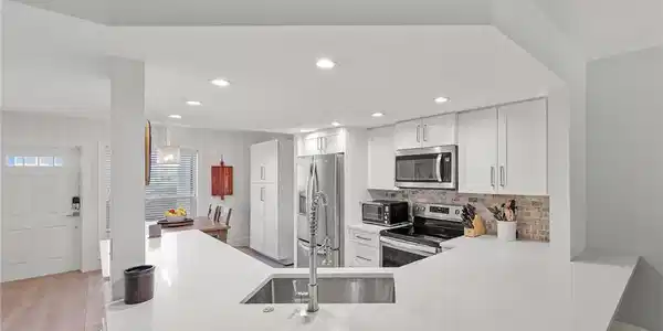 876 Gulf Pavilion DR