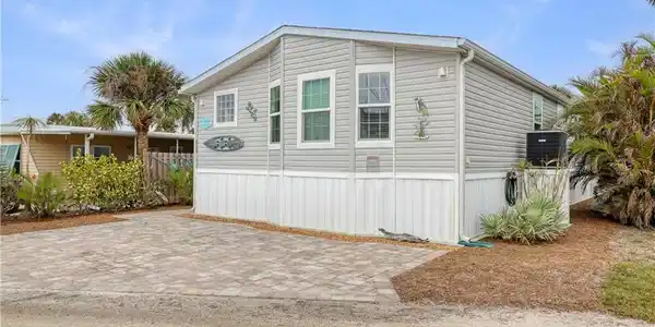 1119 Periwinkle WAY