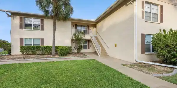 1100 Pondella RD