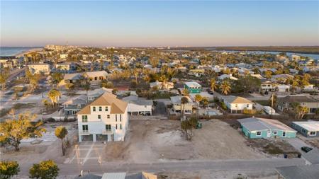 131 Hibiscus DR