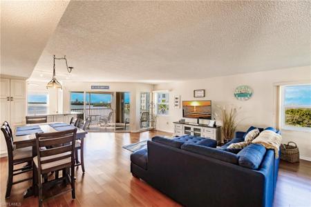 4895 Bonita Beach RD