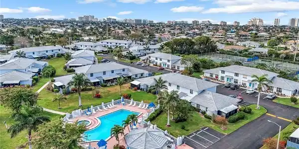 43 Marco Villas DR