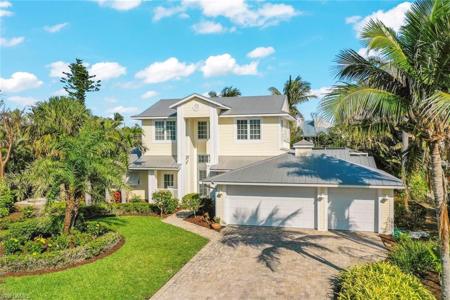 1680 Hibiscus DR