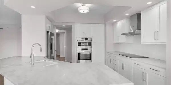 1060 Borghese LN