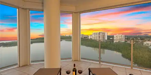 60 Seagate DR