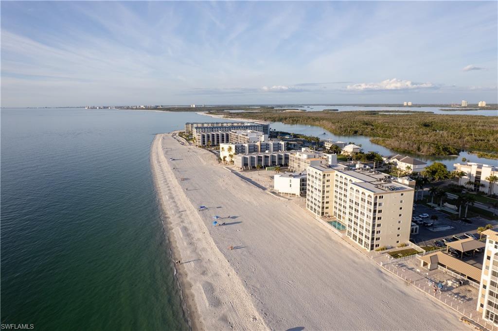 Image 2: Views all the way to Sanibel right from your balcony!