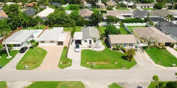 Image 4: Aerial view of residential area