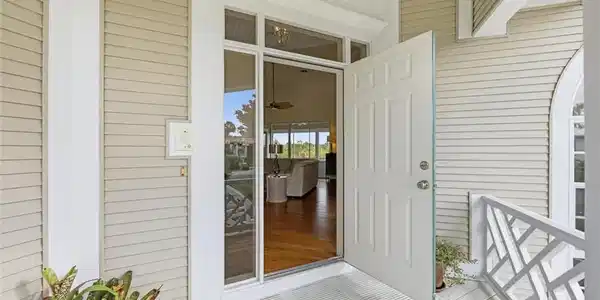 Image 2: Doorway to property