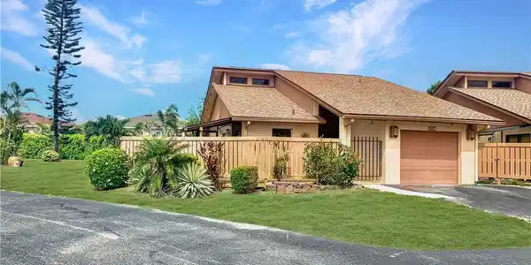 6446 Royal Woods