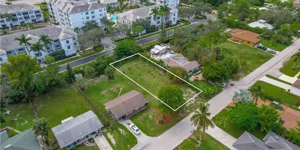 3915 Quails WALK