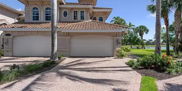 3160 Serena LN