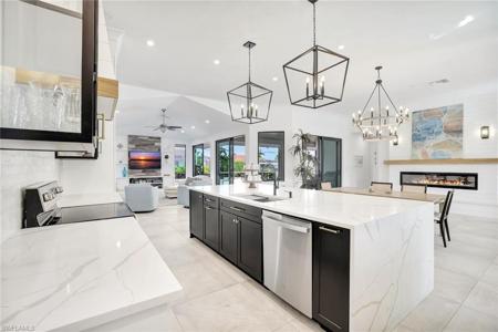910 Ivory CT