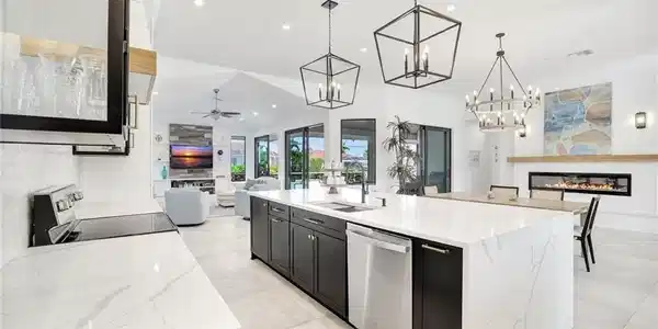 910 Ivory CT