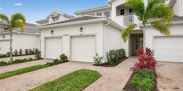 4563 Arboretum CIR