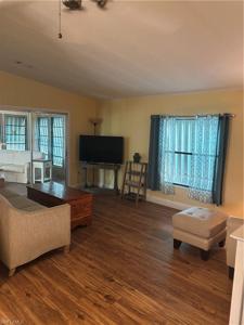 38 Island Lake LN
