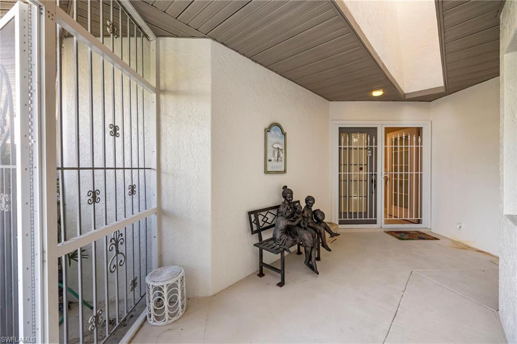 Image 4: Entrance to property