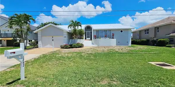 1242 Par View DR